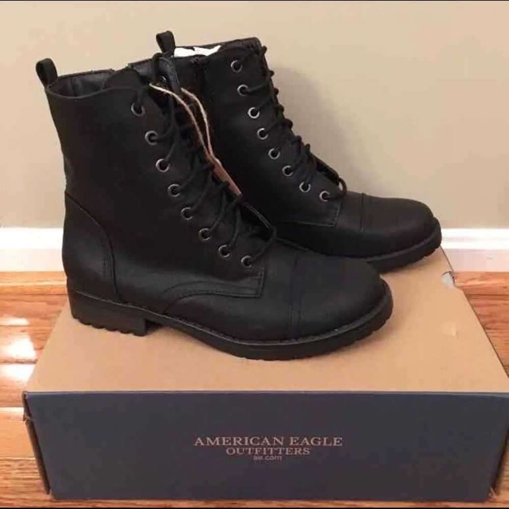 American Eagle Combat Style Lace Up Boots 
Size 6
